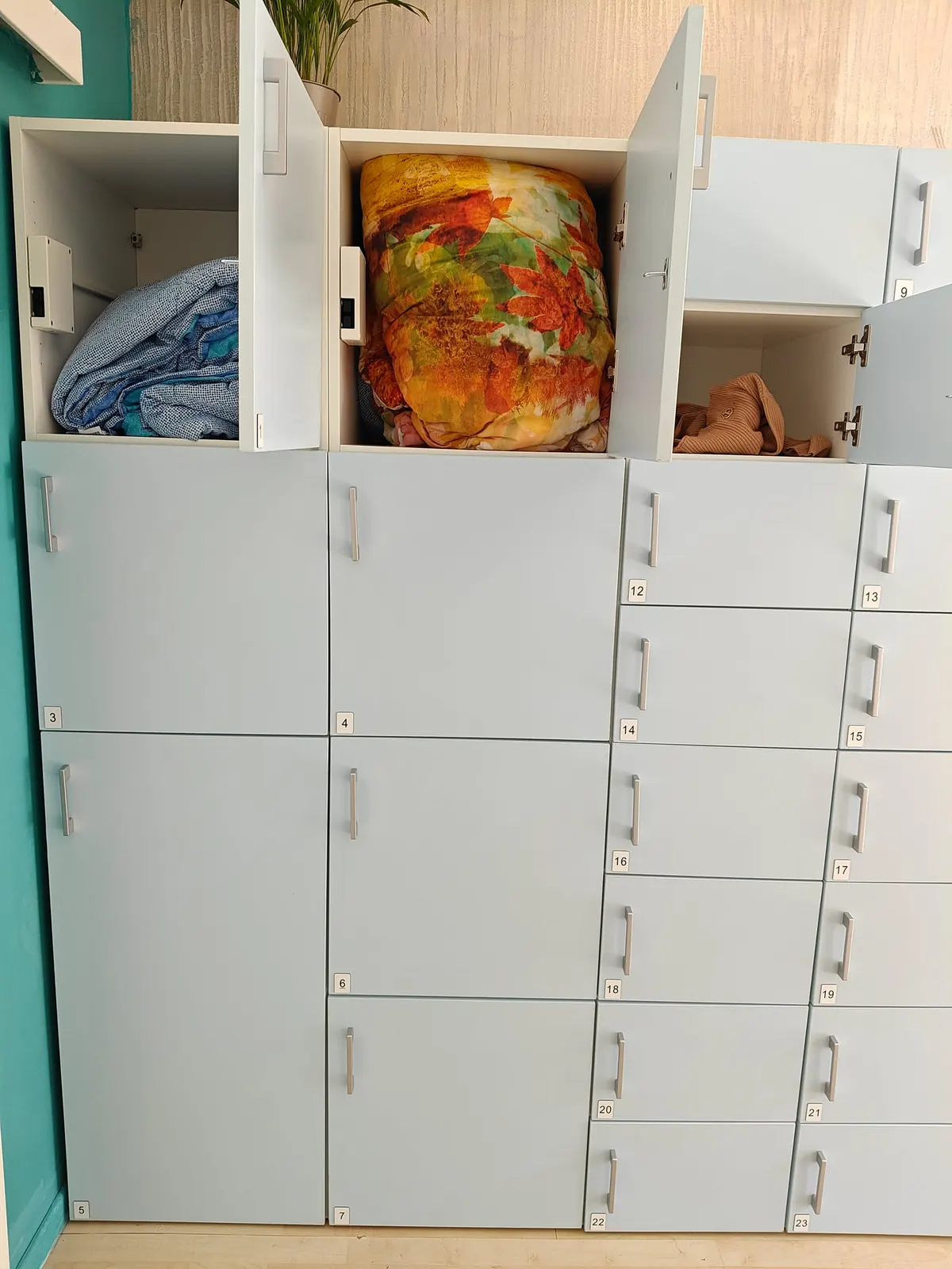 Locker con trapunte e piumoni conservati sottovuoto al Lavasecco Point Piovese